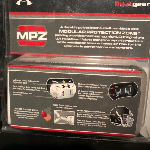 Under Armour MPZ  Soft Chinstrap Adult Heatgear - Picture 4 of 4